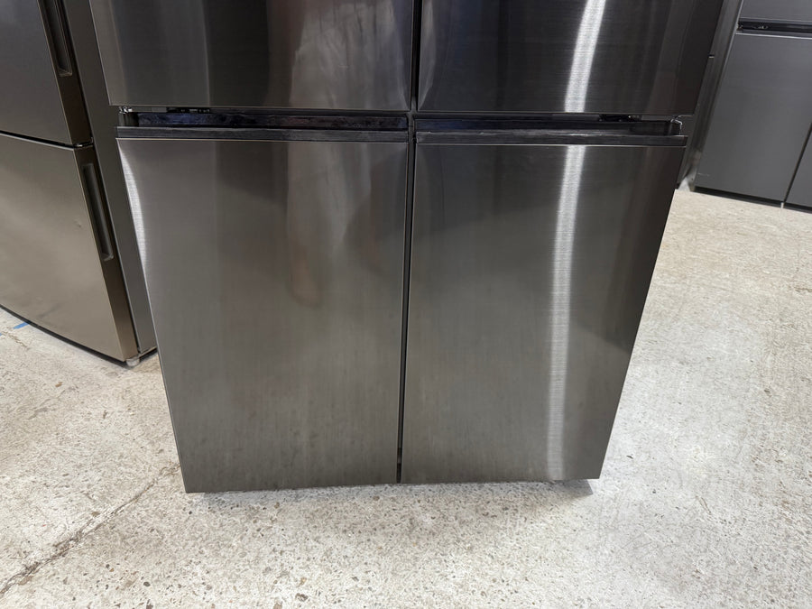Factory second Fisher &amp; Paykel 538L Quad Door Refrigerator with Ice and Water Black Stainless Steel  Model: RF605QNUVB1 - Second Hand Appliances Geebung