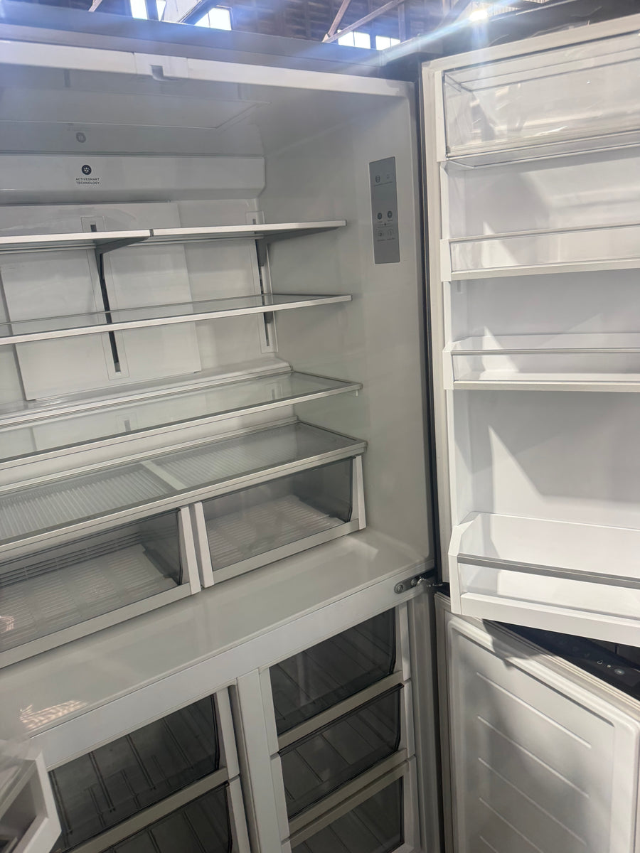 Factory second Fisher & Paykel 538L Series 7 Quad Door Refrigerator with Ice & Water – Black Stainless Steel (RF605QDUVB2) - Second Hand Appliances Geebung