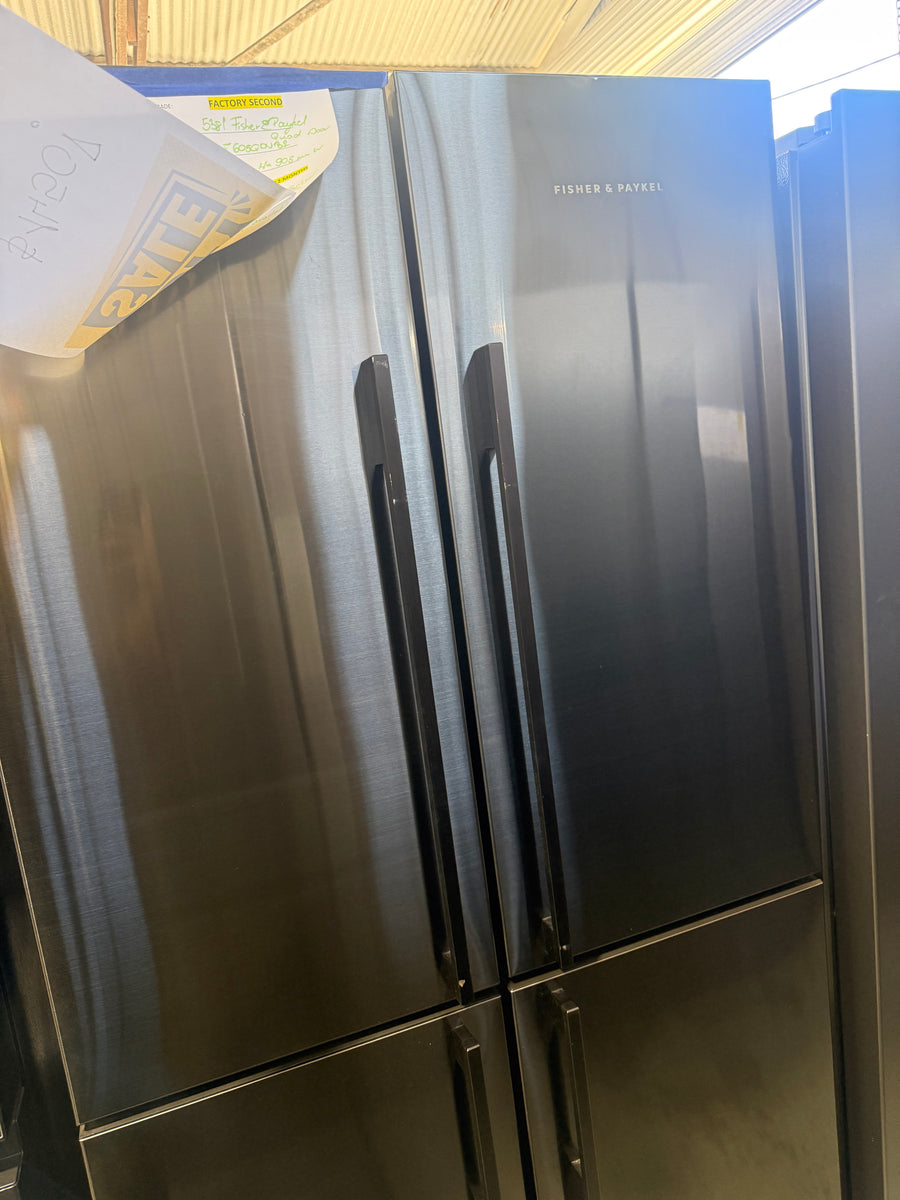 Factory second Fisher & Paykel 538L Series 7 Quad Door Refrigerator with Ice & Water – Black Stainless Steel (RF605QDUVB2) - Second Hand Appliances Geebung