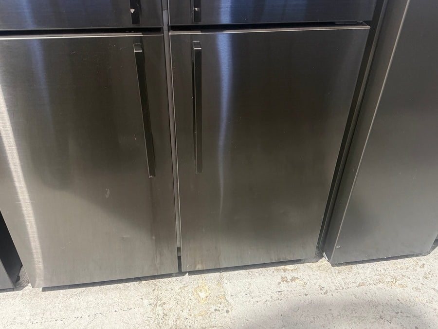 Factory second Fisher & Paykel 538L Series 7 Quad Door Refrigerator with Ice & Water – Black Stainless Steel (RF605QDUVB2) - Second Hand Appliances Geebung