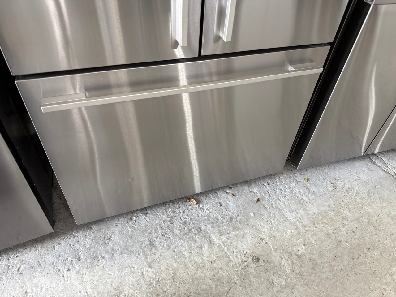 Factory second Fisher & Paykel 569L ActiveSmart French Door Fridge Ice and Water Model: RF610ADUX5 - Second Hand Appliances Geebung