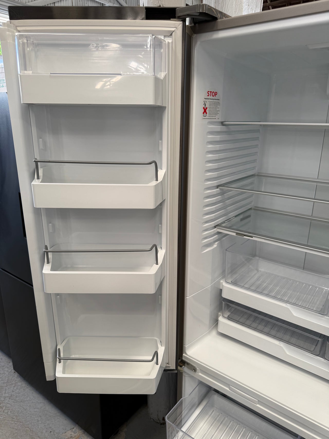 Factory second Fisher&Paykel 569L French Door Fridge Model: RF610ADUB5 - Second Hand Appliances Geebung