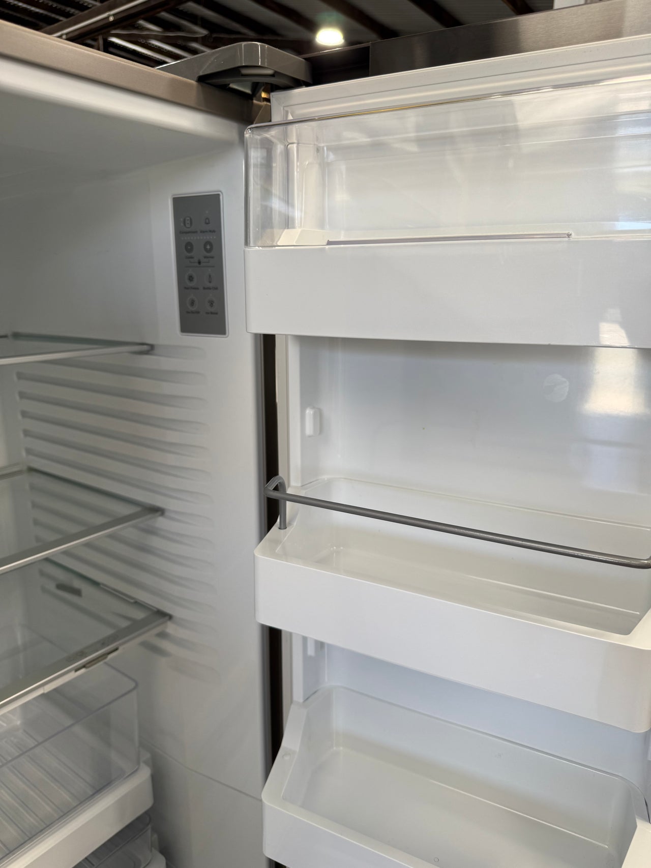 Factory second Fisher&Paykel 569L French Door Fridge Model: RF610ADUB5 - Second Hand Appliances Geebung