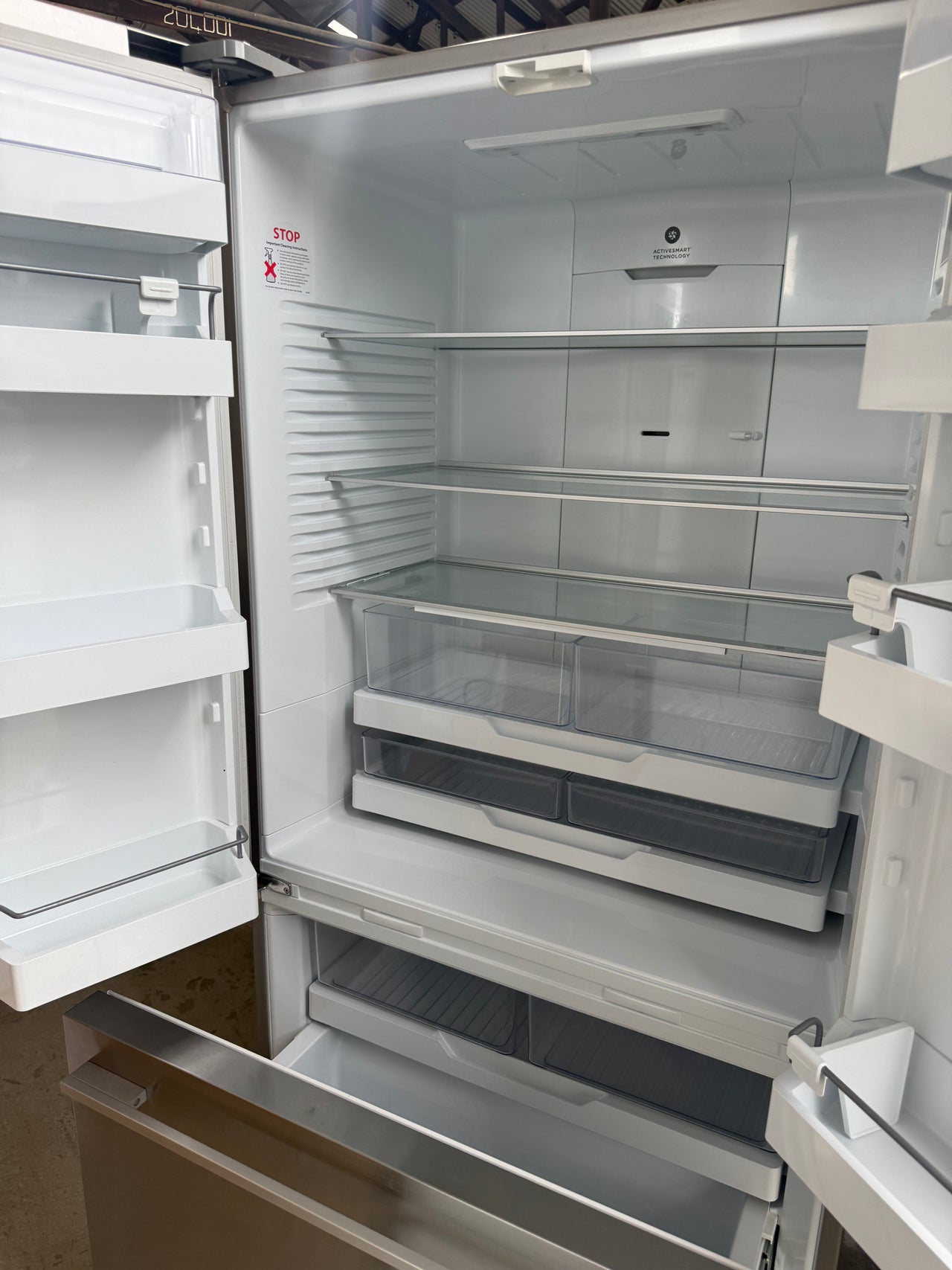 Factory second Fisher&Paykel 569l French Door Fridge – RF610ADX5 - Second Hand Appliances Geebung