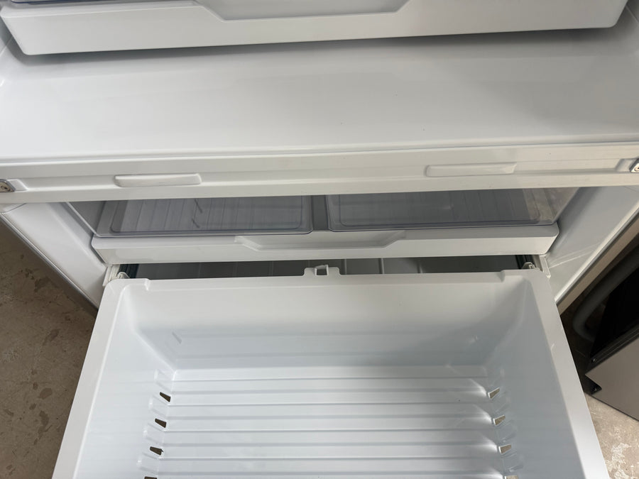 Factory second Fisher&Paykel 569l French Door Fridge – RF610ADX5 - Second Hand Appliances Geebung