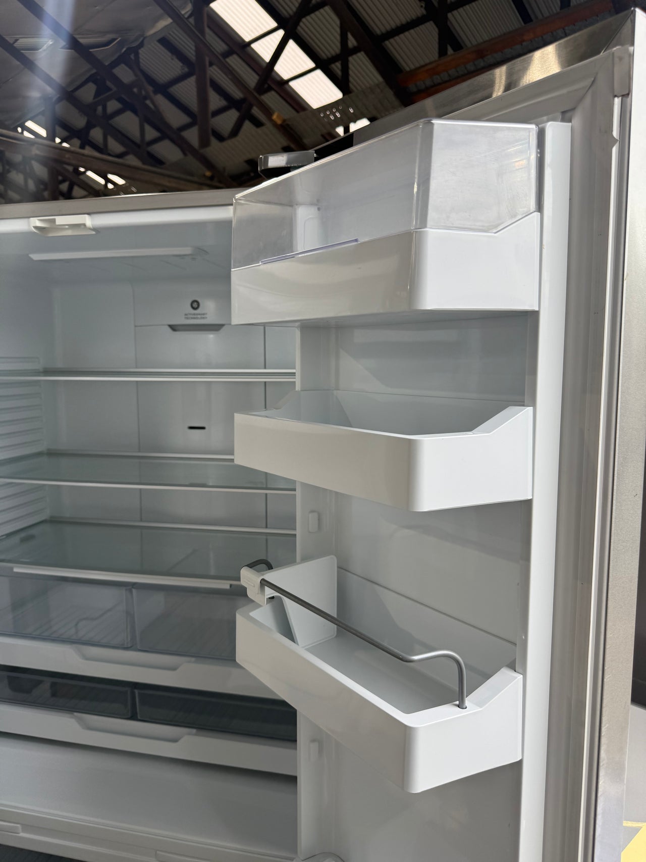 Factory second Fisher&Paykel 569l French Door Fridge – RF610ADX5 - Second Hand Appliances Geebung