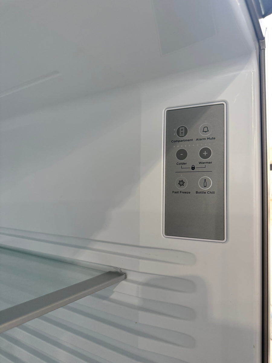 Factory second Fisher&Paykel 569l French Door Fridge – RF610ADX5 - Second Hand Appliances Geebung