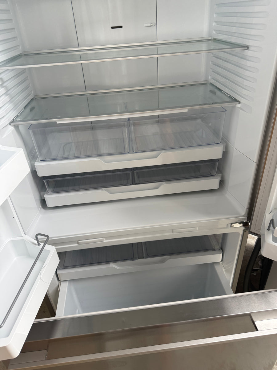 Factory second Fisher&Paykel 569l French Door Fridge – RF610ADX5 - Second Hand Appliances Geebung