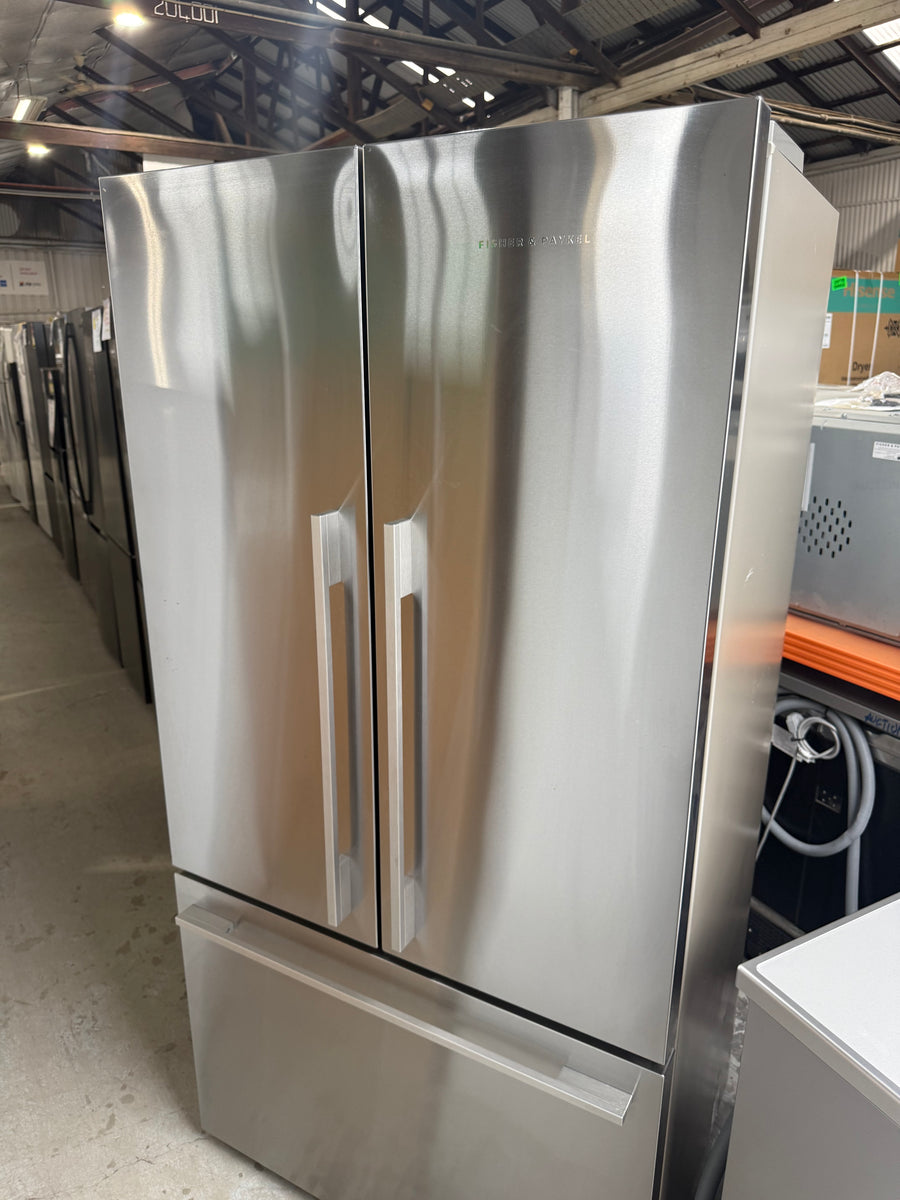 Factory second Fisher&Paykel 569l French Door Fridge – RF610ADX5 - Second Hand Appliances Geebung