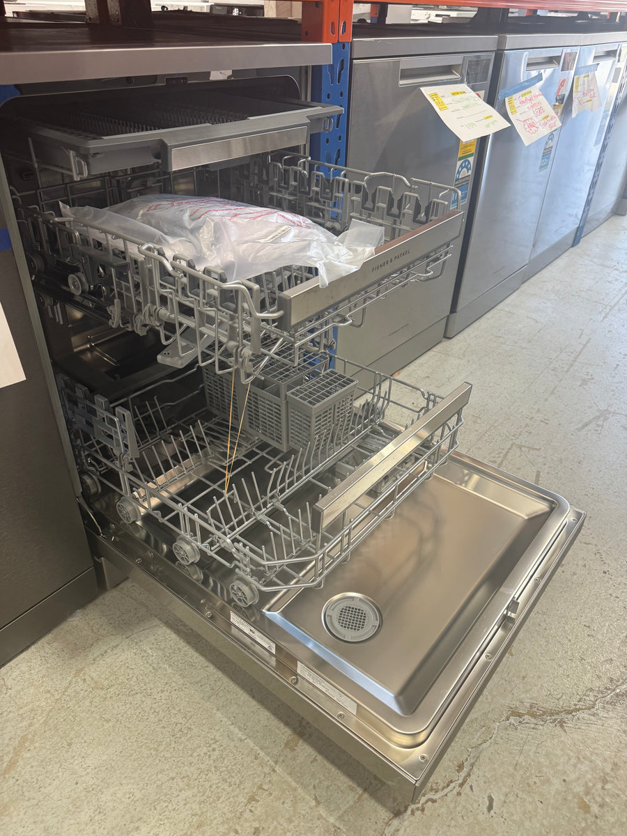 Factory second Fisher & Paykel DW60FC4X3 60 cm Freestanding Dishwasher - Second Hand Appliances Geebung