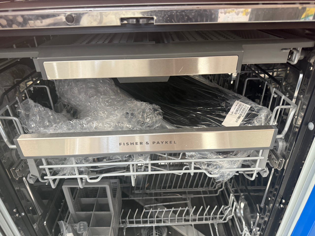 Factory second Fisher & Paykel 60cm Built-Under Dishwasher – DW60UNT4X2 - Second Hand Appliances Geebung