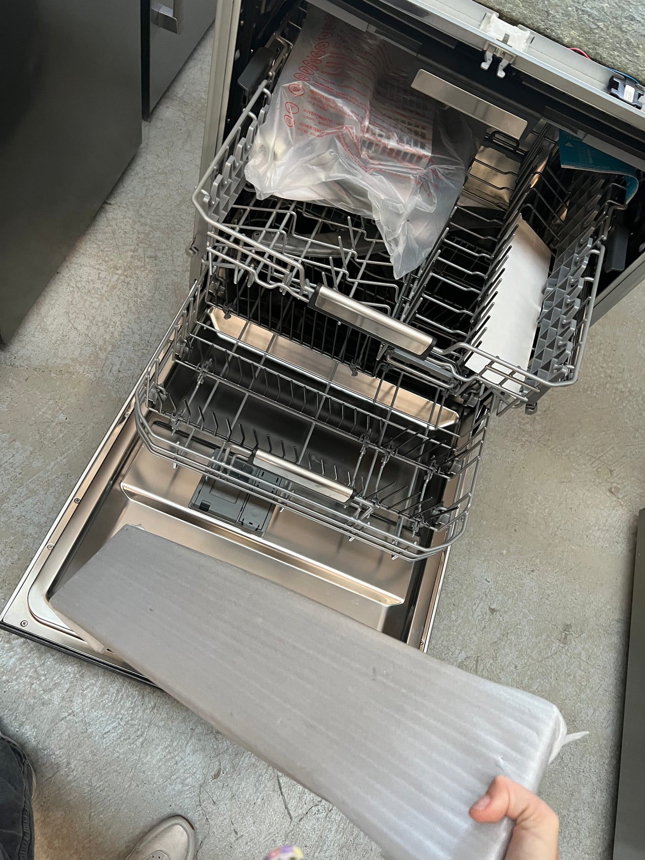 Factory second Fisher&Paykel 60cm Built-under Dishwasher DW60UZ6B - Second Hand Appliances Geebung