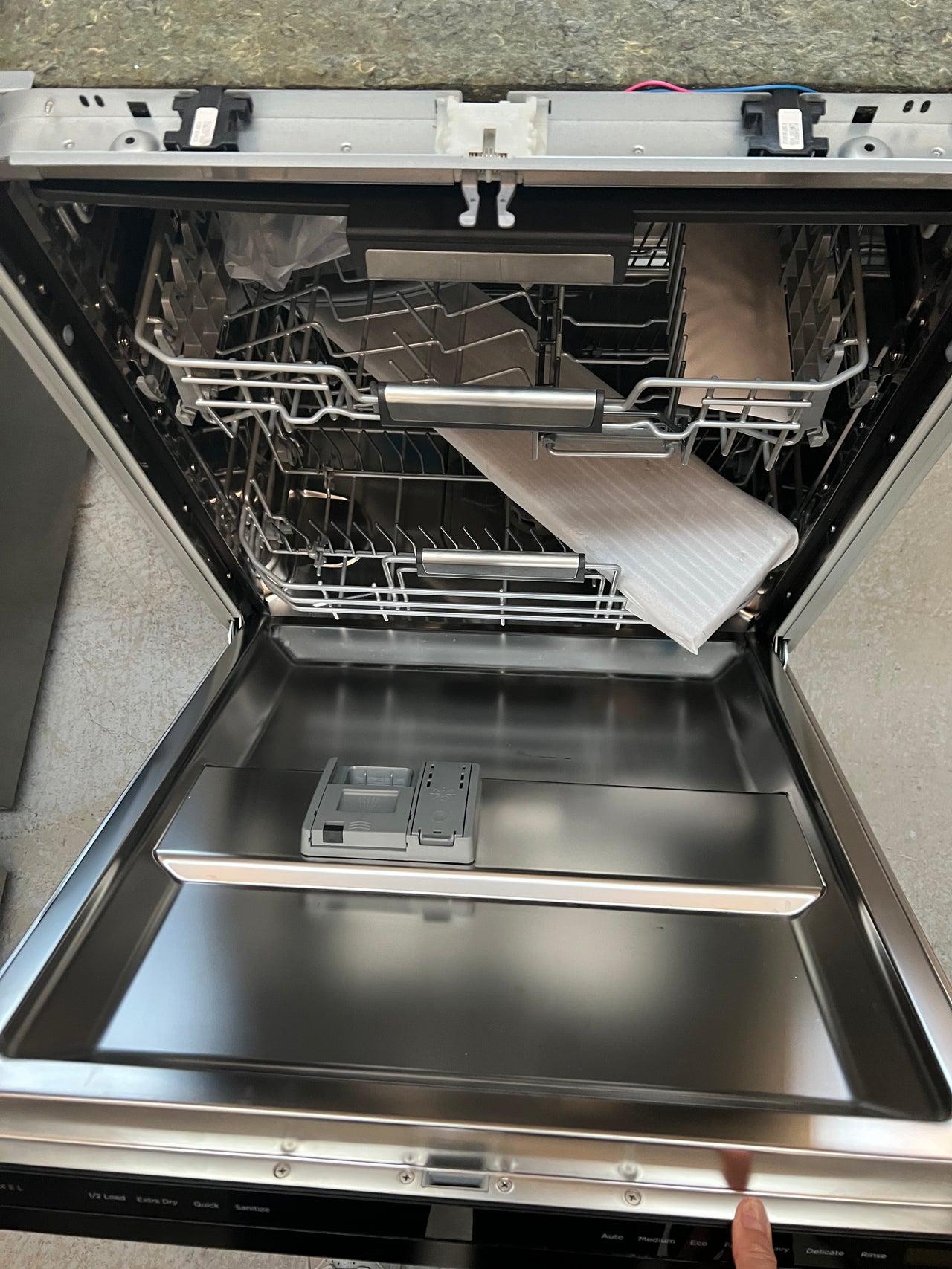 Factory second Fisher&Paykel 60cm Built-under Dishwasher DW60UZ6B - Second Hand Appliances Geebung