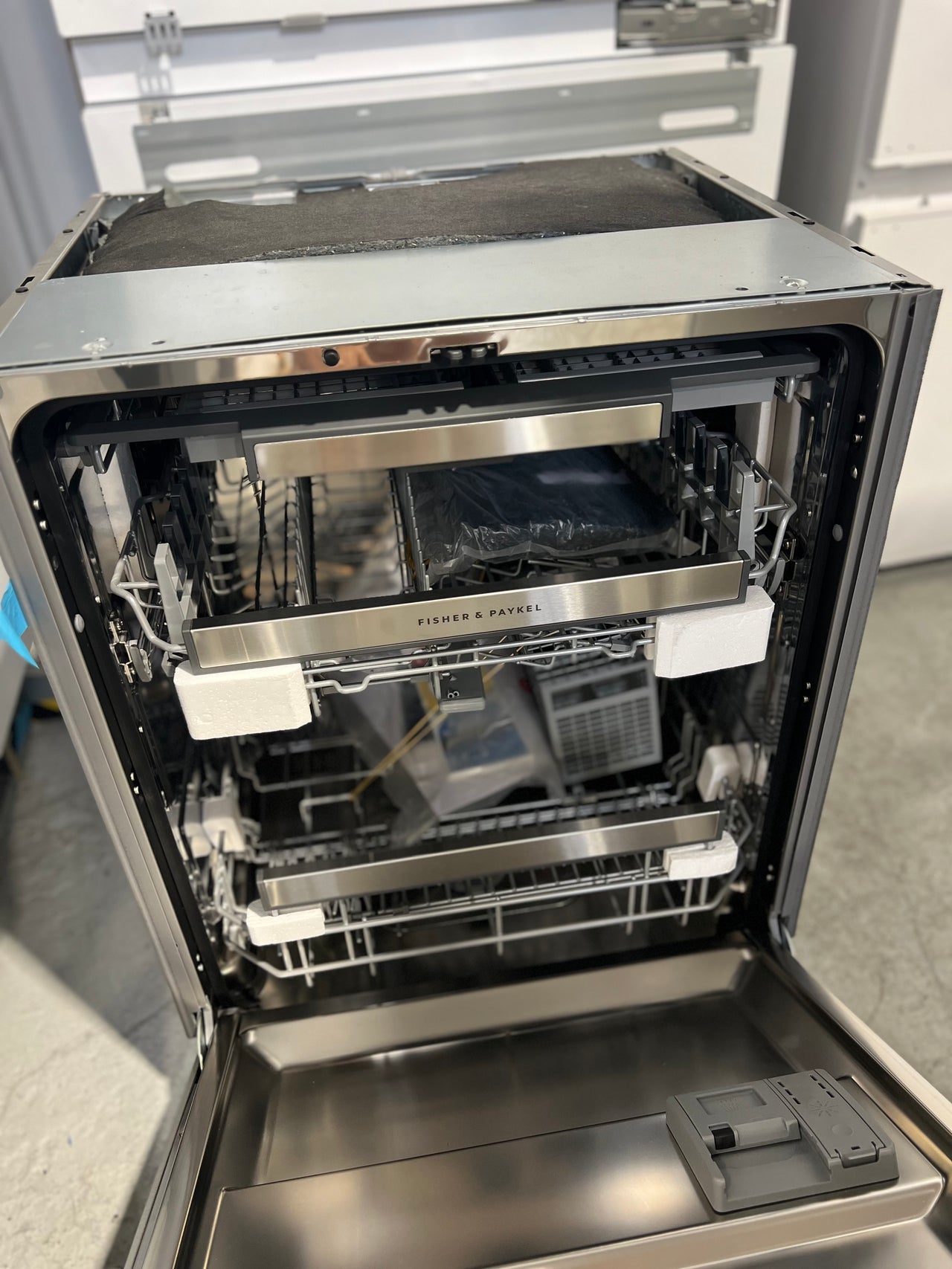 Factory second Fisher & Paykel 60cm Fully Integrated Dishwasher DW60U4I2 - Second Hand Appliances Geebung