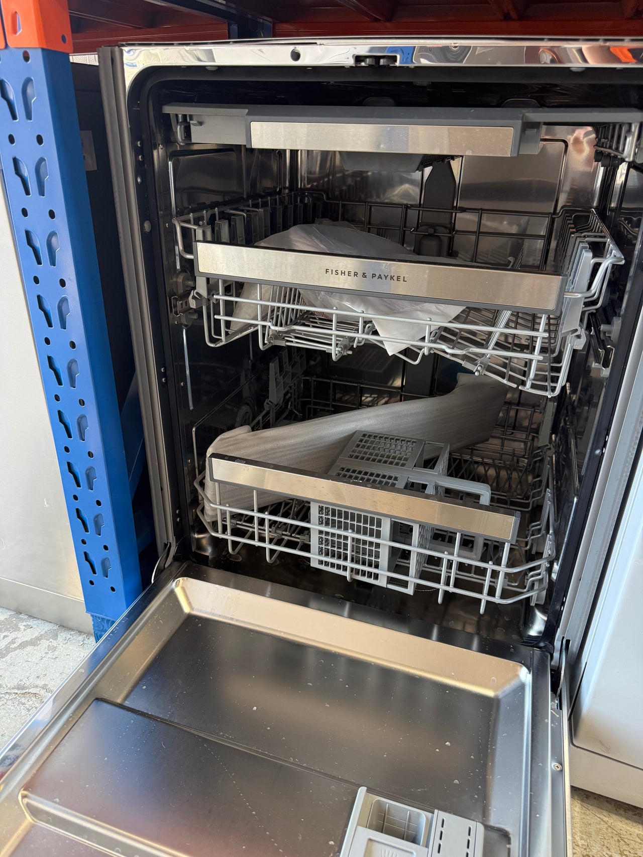 Factory second Fisher & Paykel 60cm Series 9 Tall Built-Under Dishwasher – Black Stainless Steel  DW60UNT4B2 - Second Hand Appliances Geebung