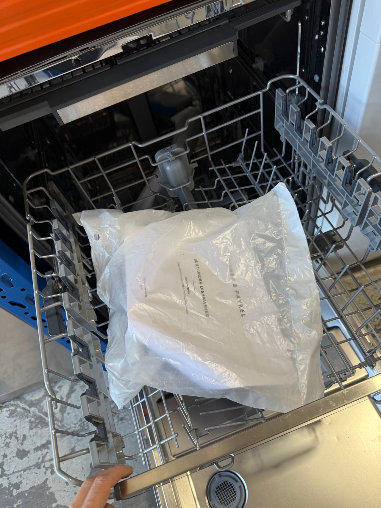 Factory second Fisher & Paykel 60cm Series 9 Tall Built-Under Dishwasher – Black Stainless Steel  DW60UNT4B2 - Second Hand Appliances Geebung