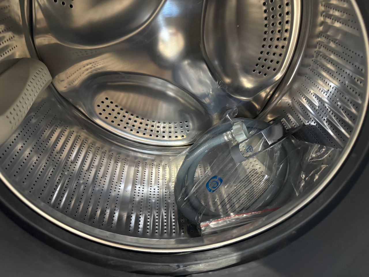 Factory second Fisher & Paykel 8kg Front Loader Washing Machine Model: WH8060J3 - Second Hand Appliances Geebung