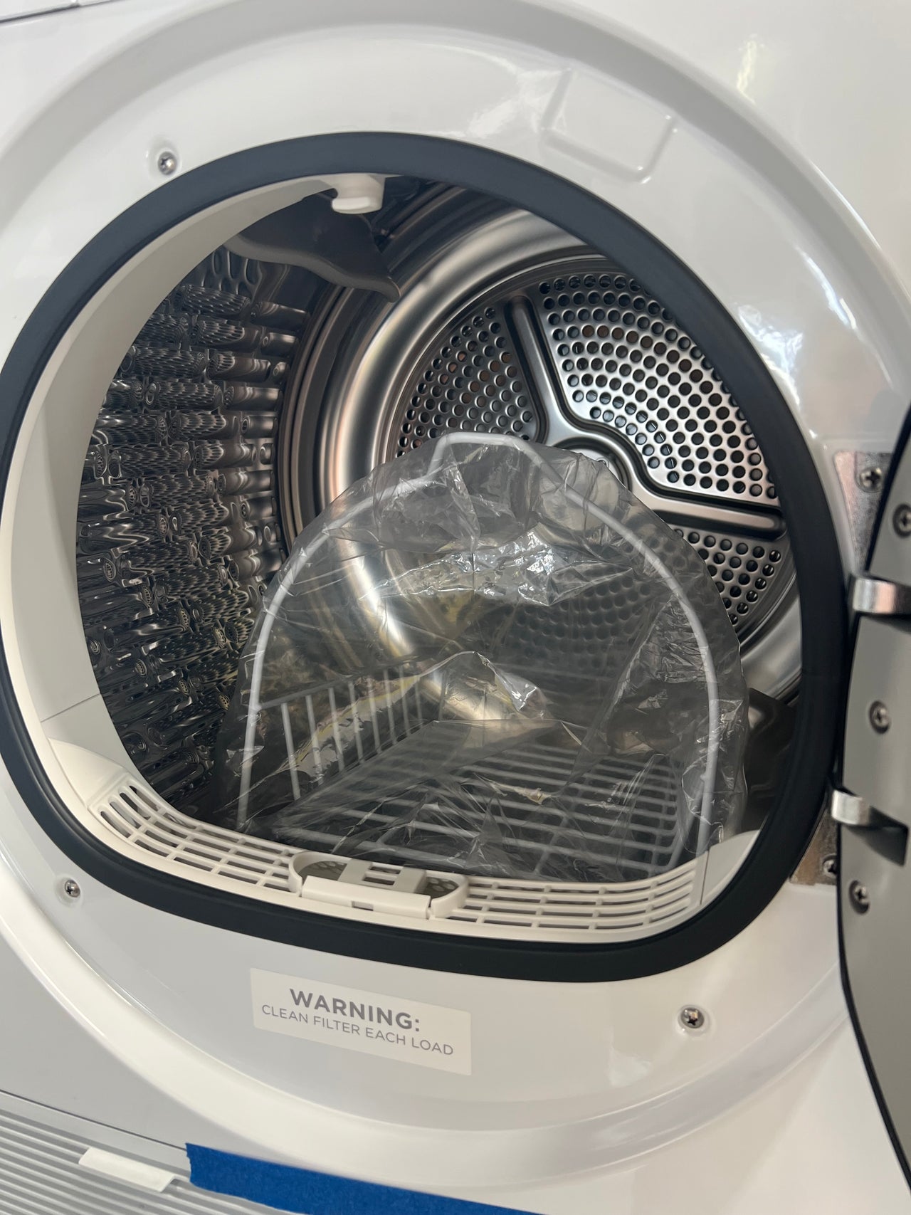 Factory second Fisher&Paykel 8kg Heat Pump Dryer Model: DH8060P3 - Second Hand Appliances Geebung