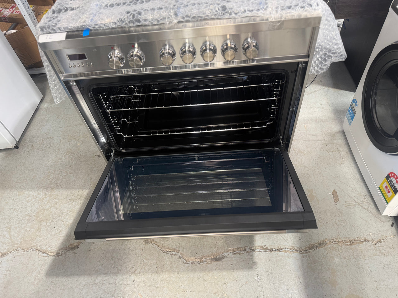 Factory second Fisher & Paykel 90cm Dual Fuel Freestanding Cooker – OR90SCG1X1 - Second Hand Appliances Geebung