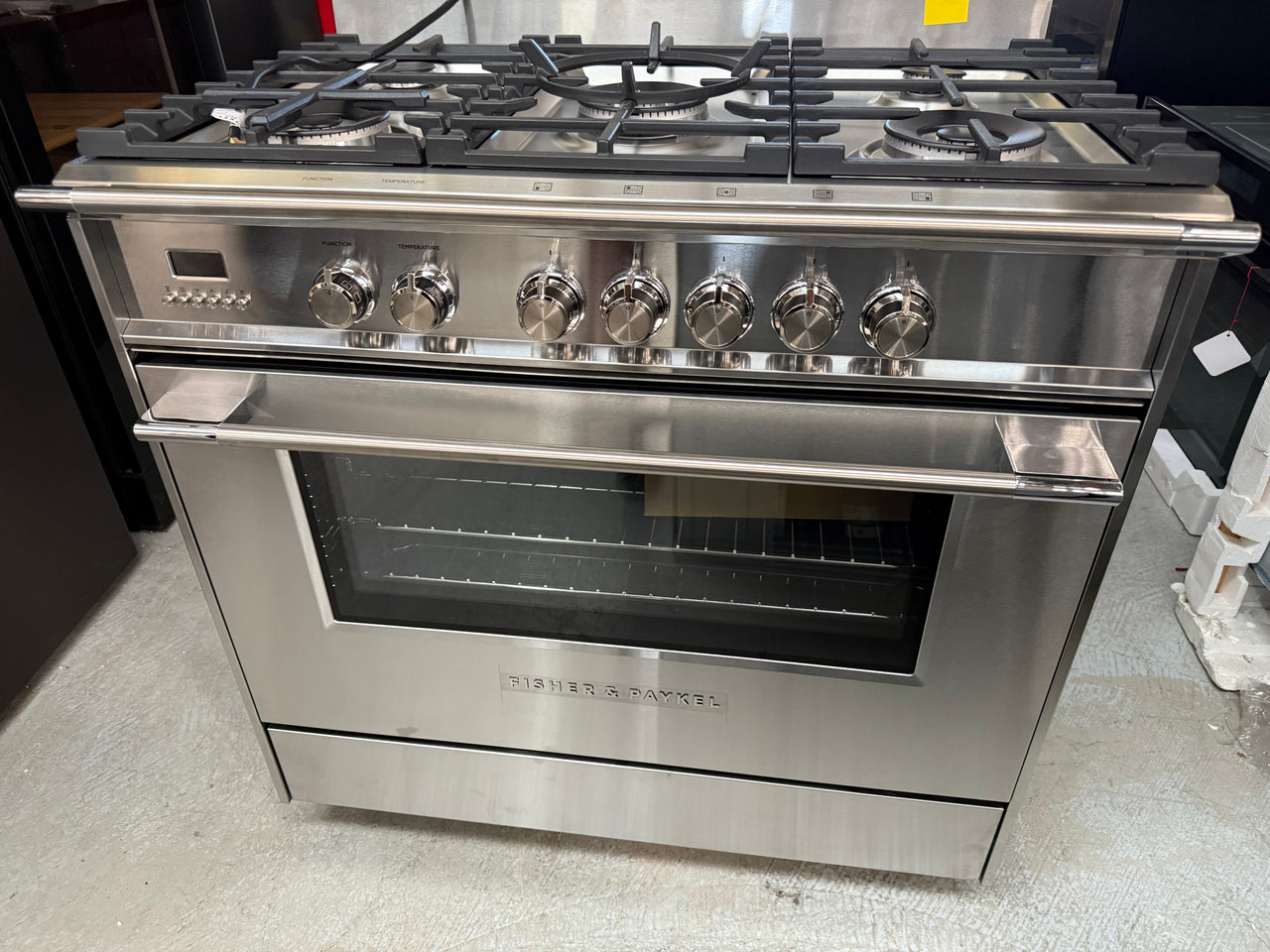 Factory second Fisher & Paykel 90cm Freestanding Dual Fuel Cooker OR90SCG2X1 - Second Hand Appliances Geebung