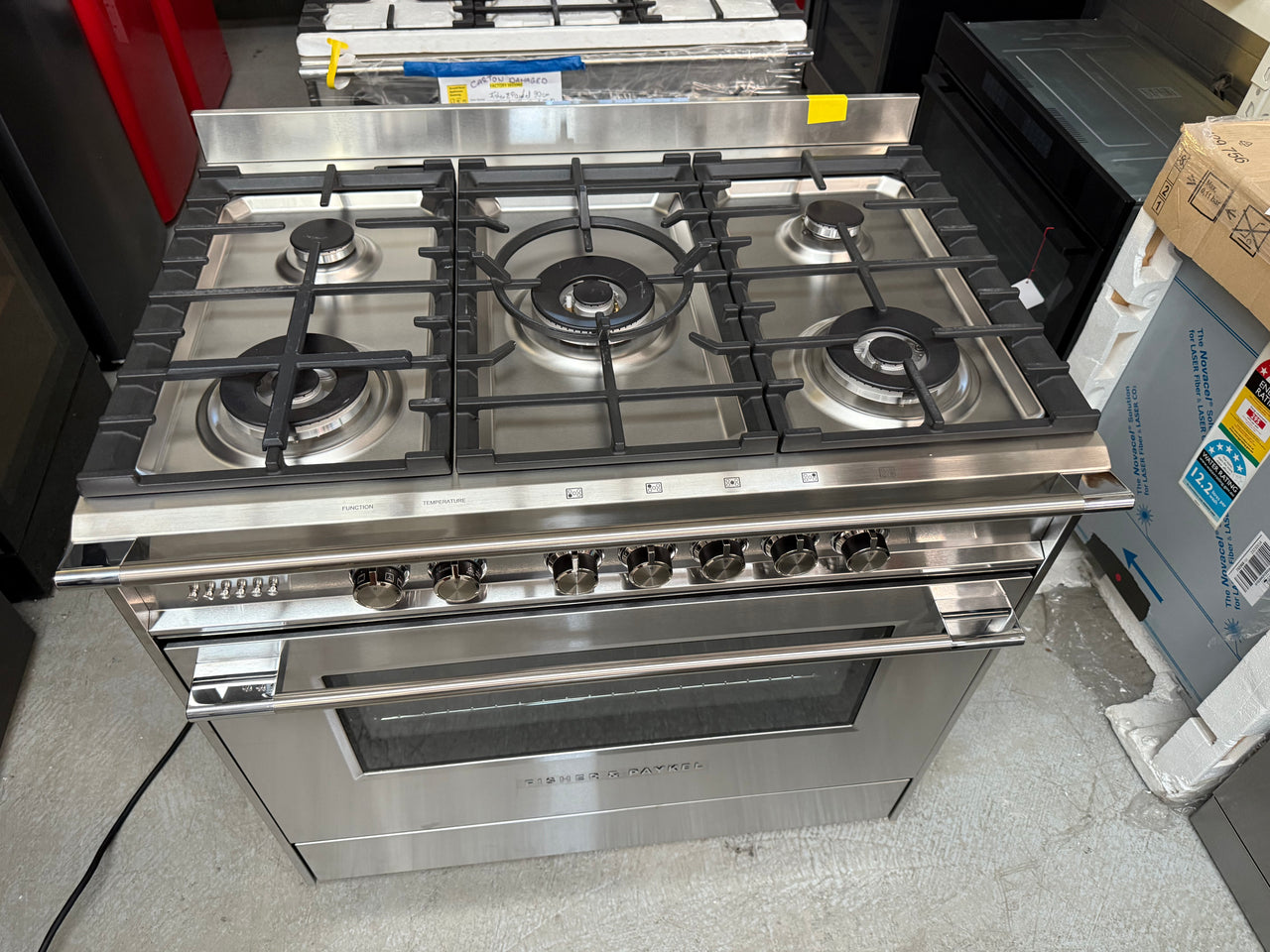 Factory second Fisher & Paykel 90cm Freestanding Dual Fuel Cooker OR90SCG2X1 - Second Hand Appliances Geebung