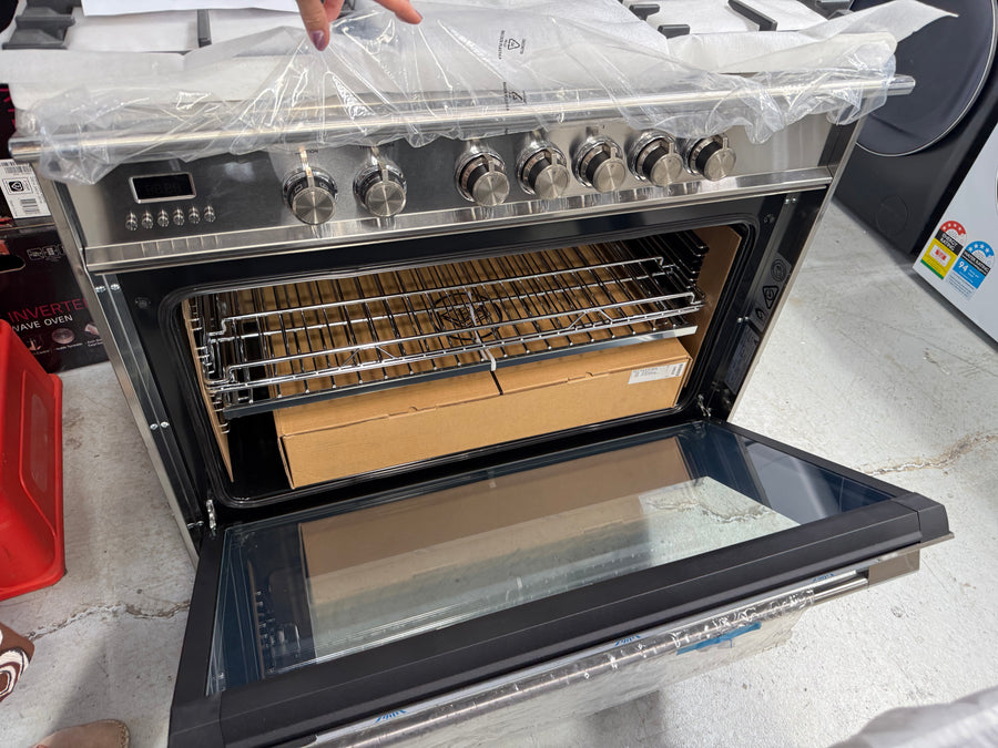 Factory second Fisher & Paykel 90cm Freestanding Dual Fuel Cooker OR90SCG4X1 - Second Hand Appliances Geebung
