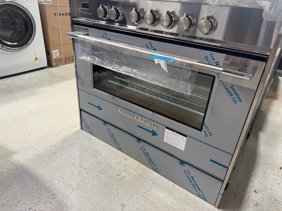 Factory second Fisher & Paykel 90cm Freestanding Dual Fuel Cooker OR90SCG4X1 - Second Hand Appliances Geebung
