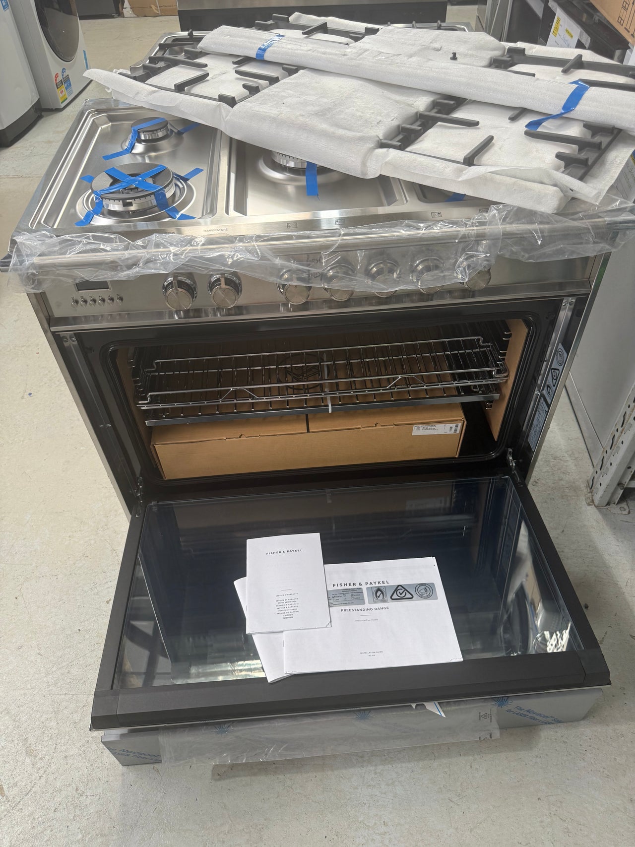 Factory second Fisher & Paykel 90cm Freestanding Dual Fuel Cooker OR90SCG4X1 - Second Hand Appliances Geebung