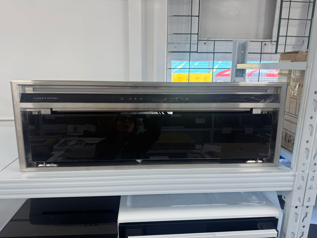 Factory second Fisher & Paykel 90cm Series 7 Integrated Insert Wall Rangehood – HP90IDCHX4 - Second Hand Appliances Geebung