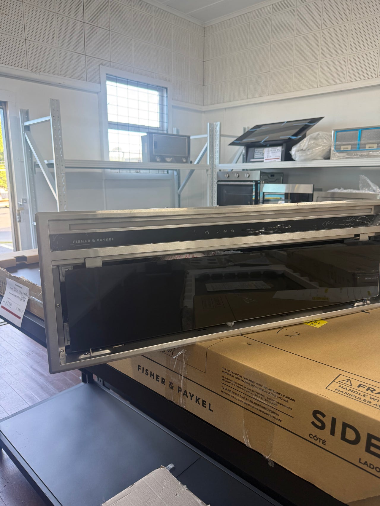 Factory second Fisher & Paykel 90cm Series 7 Integrated Insert Wall Rangehood – HP90IDCHX4 - Second Hand Appliances Geebung