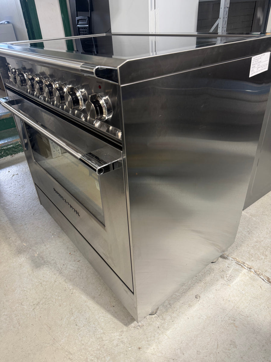 Factory second Fisher & Paykel 90cm Series 9 Classic Induction Freestanding Cooker – OR90SCI6X1 - Second Hand Appliances Geebung