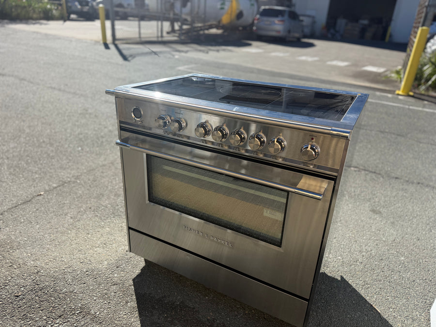 Factory second Fisher & Paykel 90cm Series 9 Classic Induction Freestanding Cooker – OR90SCI6X1 - Second Hand Appliances Geebung