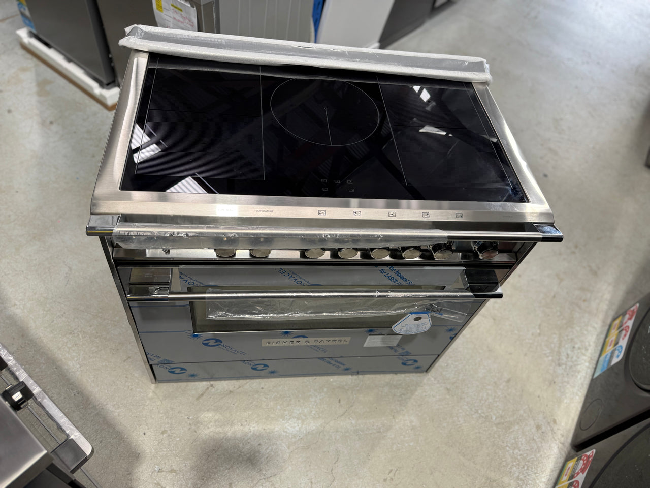 Factory second Fisher & Paykel 90cm Series 9 Induction Freestanding Cooker – OR90SCI6X1 - Second Hand Appliances Geebung
