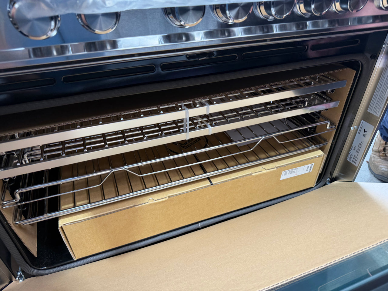 Factory second Fisher & Paykel 90cm Series 9 Induction Freestanding Cooker – OR90SCI6X1 - Second Hand Appliances Geebung