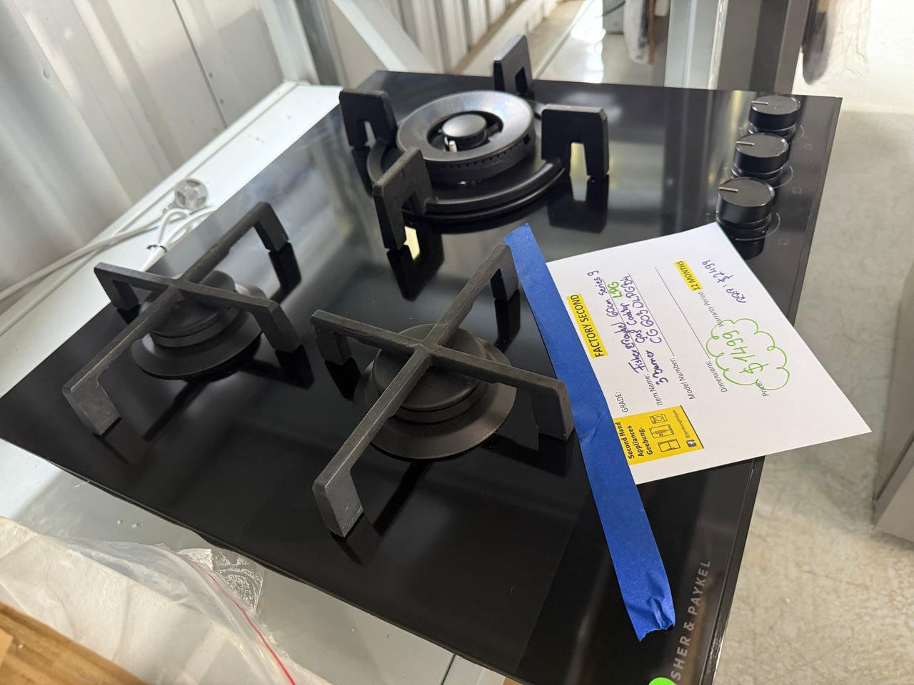 Factory second Fisher & Paykel CG603DLPGB4 – 60 cm LPG Gas Cooktop (Glass Surface) - Second Hand Appliances Geebung