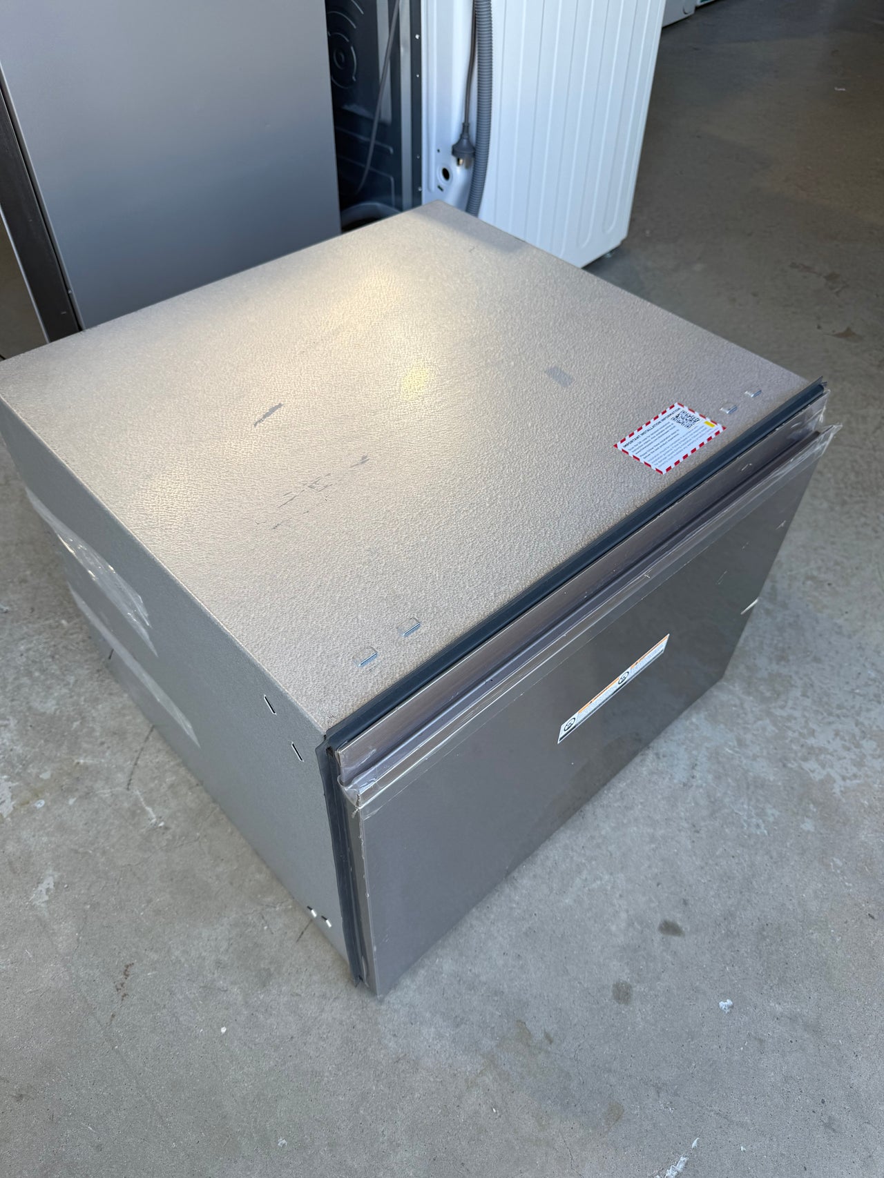 Transportation damaged Fisher & Paykel DD60ST4NX9 Series 9, Contemporary Tall Single DishDrawer™ Dishwasher - Second Hand Appliances Geebung