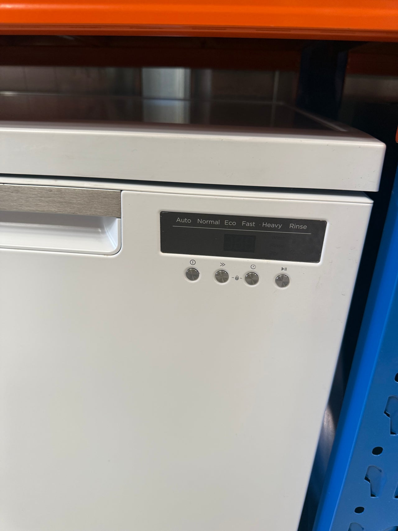 Factory second Fisher&Paykel DW60FC1W1 dishwasher - Second Hand Appliances Geebung