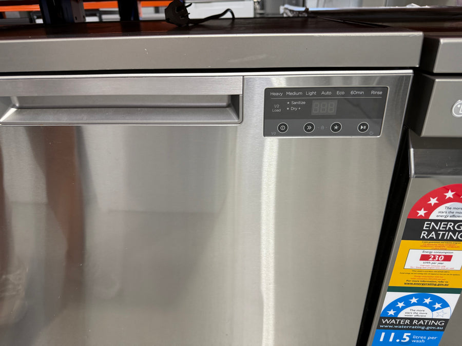 Factory second Fisher & Paykel DW60FC2X2 contemporary Series 5 freestanding dishwasher - Second Hand Appliances Geebung