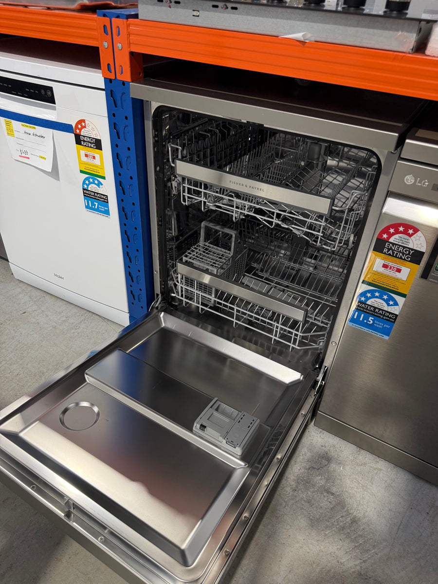 Factory second Fisher & Paykel DW60FC2X2 contemporary Series 5 freestanding dishwasher - Second Hand Appliances Geebung