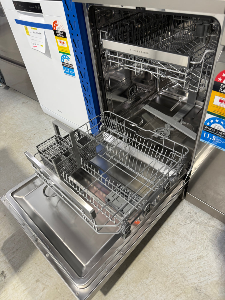 Factory second Fisher & Paykel DW60FC2X2 contemporary Series 5 freestanding dishwasher - Second Hand Appliances Geebung