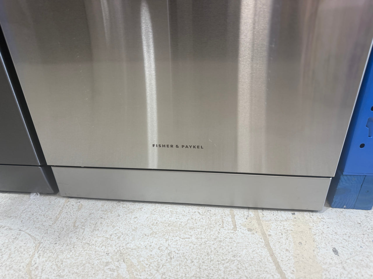 Factory second Fisher & Paykel DW60FC4X3 60 cm Freestanding Dishwasher - Second Hand Appliances Geebung
