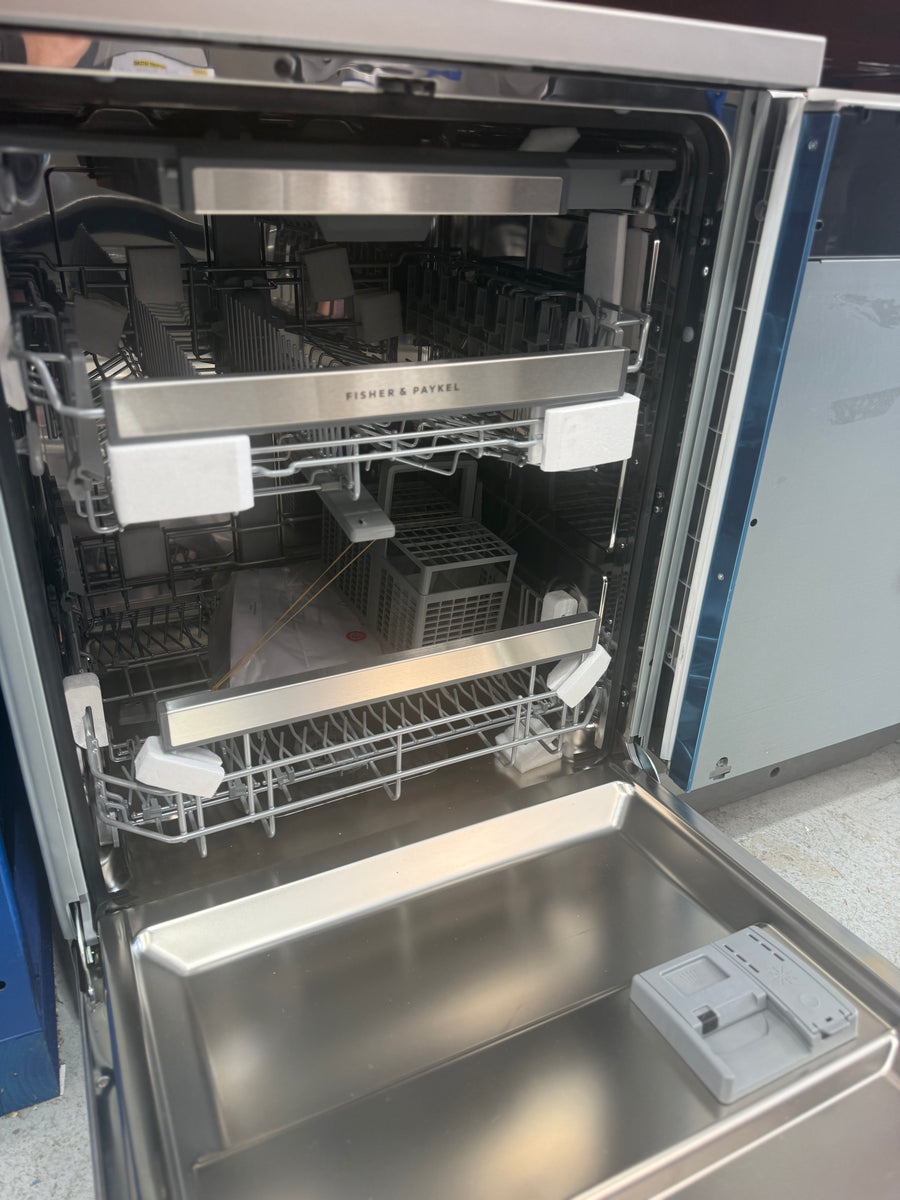 Factory second Fisher & Paykel DW60FC4X3 60 cm Freestanding Dishwasher - Second Hand Appliances Geebung