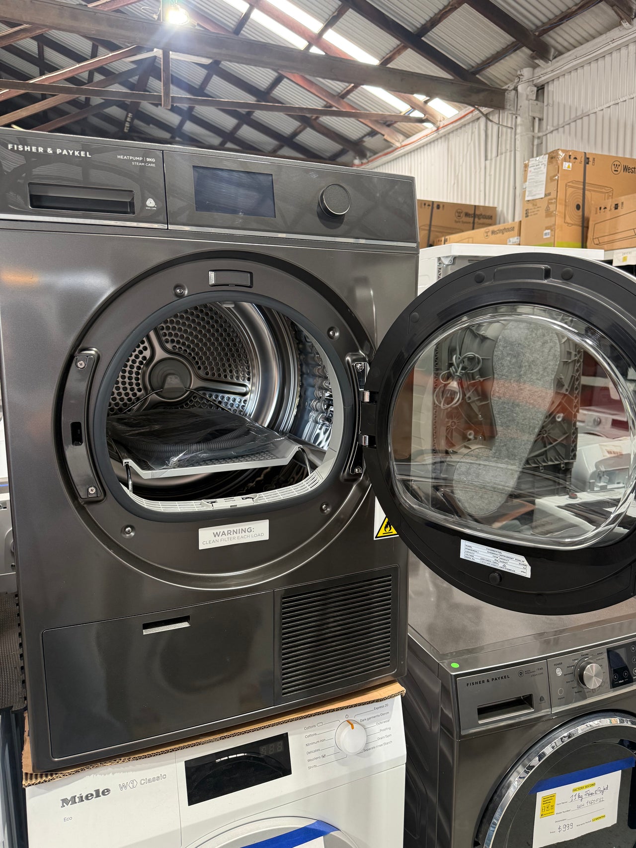 Factory second Fisher & Paykel Heat Pump Dryer with Steam Care – DH9060HG1 - Second Hand Appliances Geebung
