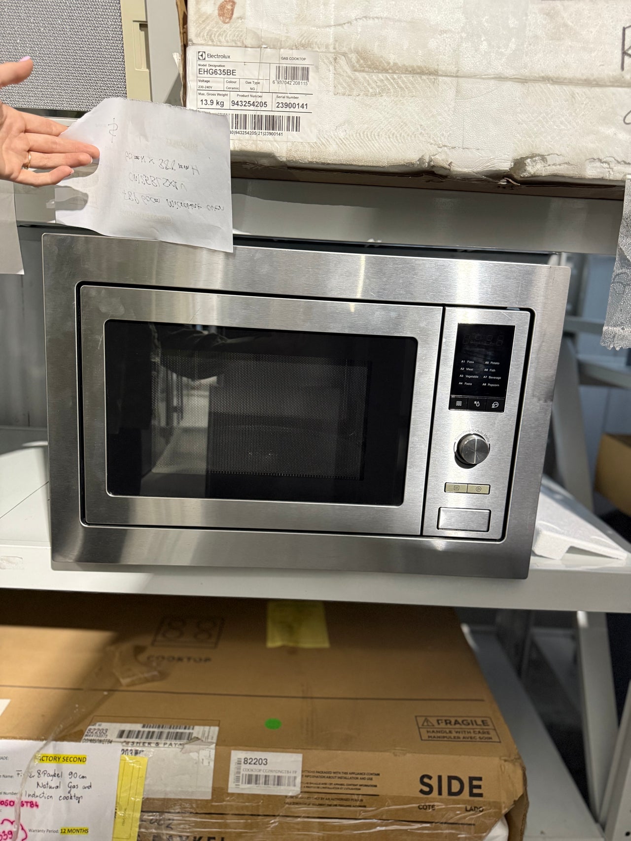 Factory second Fisher&Paykel OM25BLSX1 60cm Series 5 Compact Microwave Oven - Second Hand Appliances Geebung