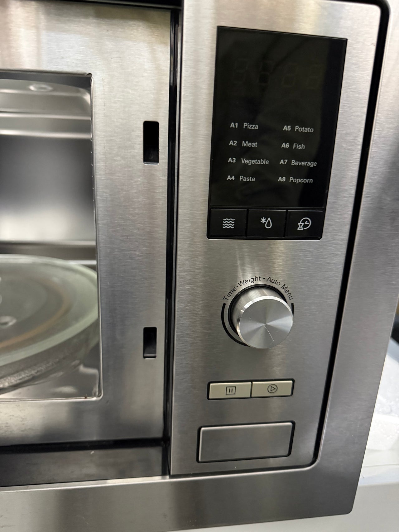 Factory second Fisher&Paykel OM25BLSX1 60cm Series 5 Compact Microwave Oven - Second Hand Appliances Geebung