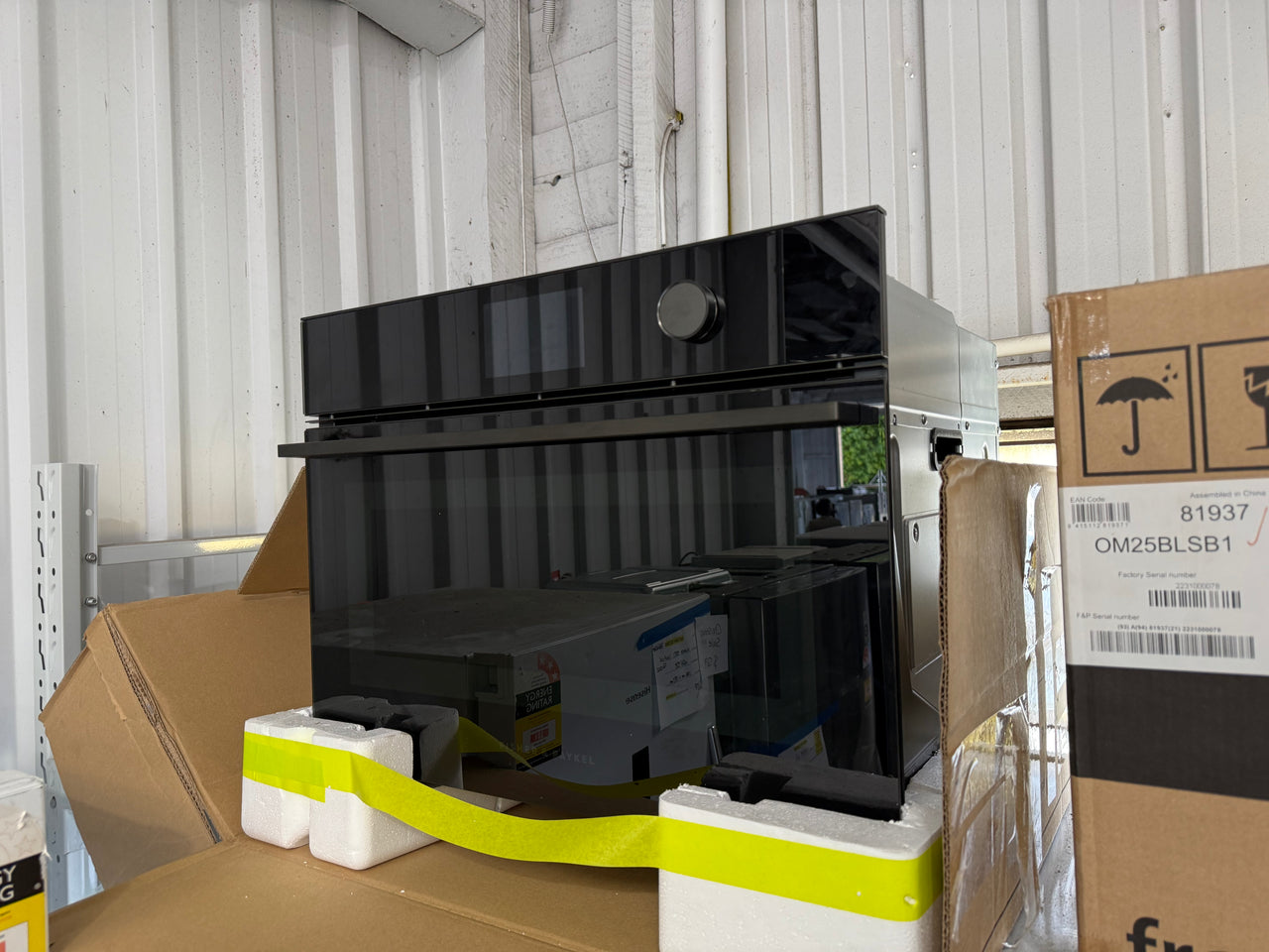 Factory second Fisher&Paykel OM60NMTDB1 60cm Series 9 Minimal Compact Combination Microwave Oven - Second Hand Appliances Geebung