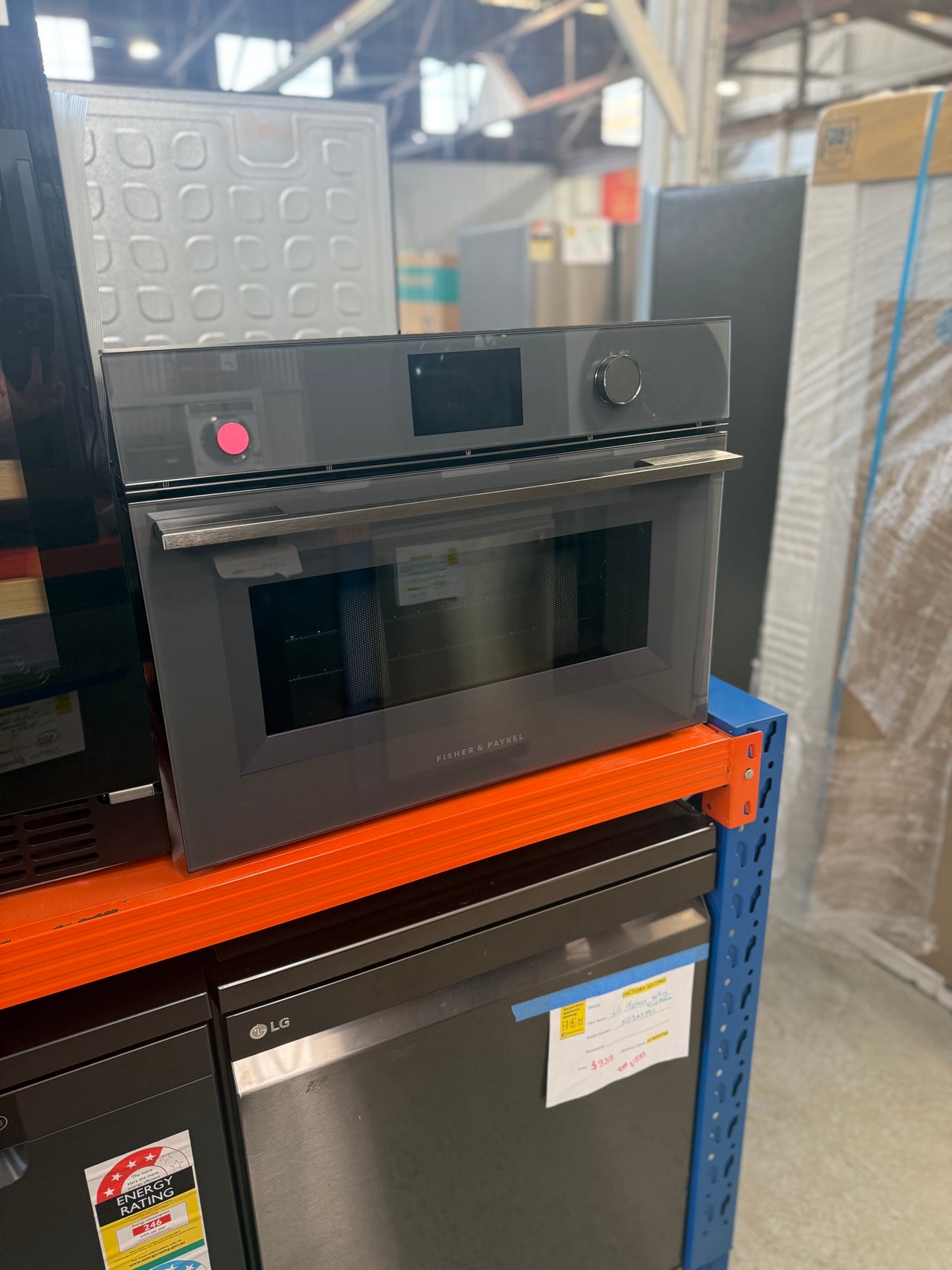 Factory second Fisher & Paykel OM60NMTDG1 60 cm Combination Microwave Oven - Second Hand Appliances Geebung