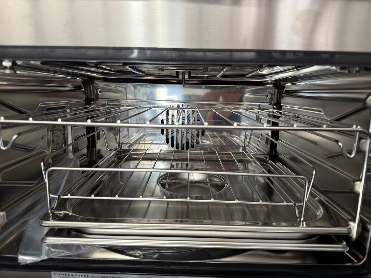 Factory second Fisher & Paykel OS60NDB1 is a 60cm Built-in Combination Steam Oven - Second Hand Appliances Geebung