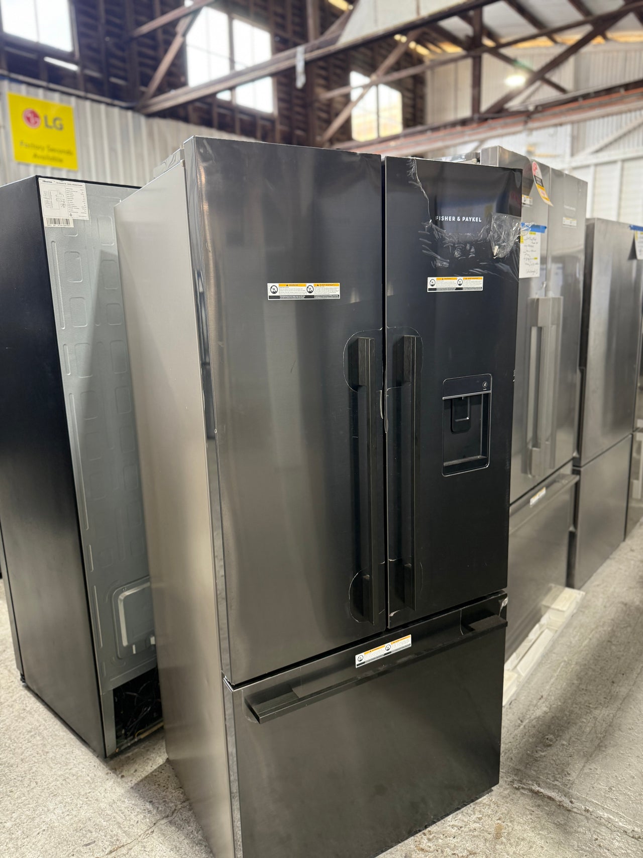 Factory second Fisher & Paykel RF522ADUB5 487L French Door Refrigerator - Second Hand Appliances Geebung