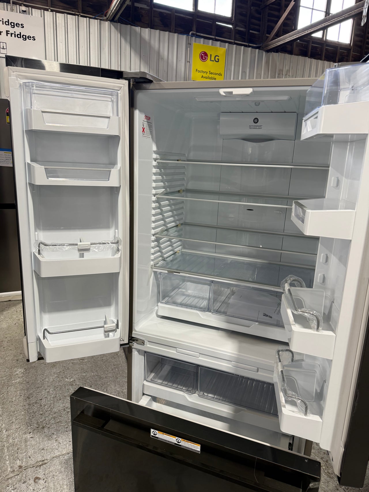 Factory second Fisher & Paykel RF522ADUB5 487L French Door Refrigerator - Second Hand Appliances Geebung